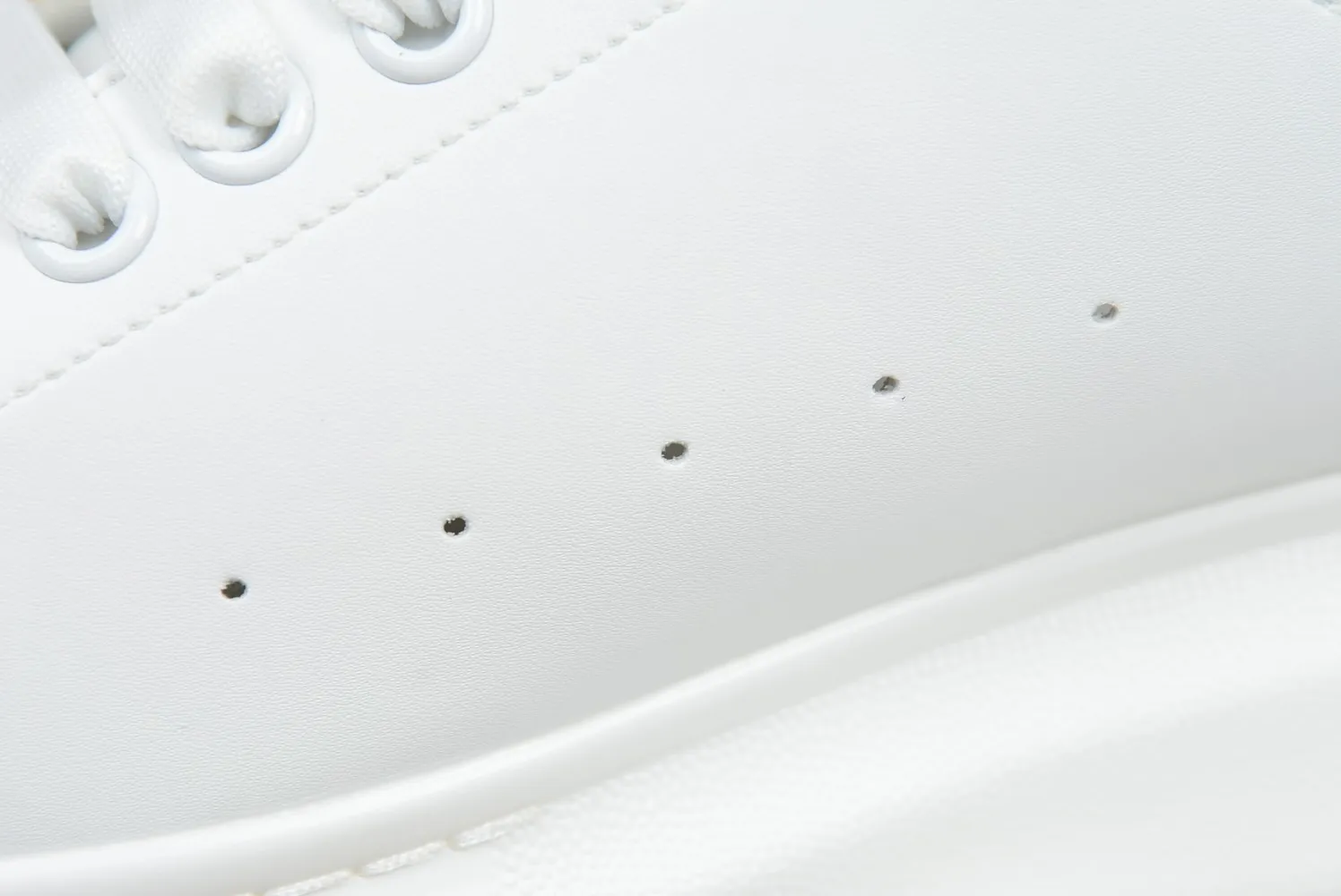 ✨Ex-factory price p480✨ Women's shoes, women's clothing, Mc Queen, cowhide full white tail 35-44 ‼ ️‼ ️McQueen (Alexa**er McQue**n) Paris Fashion Week latest casual fashion sneakers high version ❗️❗️ Variety of fashion and different styles experience ‼ ️‼ ️Female size 34-40 Men’s size 38-44 Comes with full counter packaging